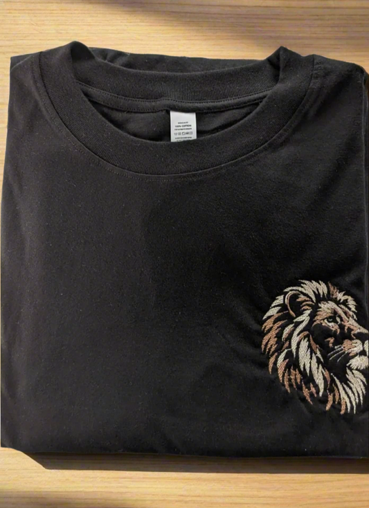 Majestic lion T-shirt